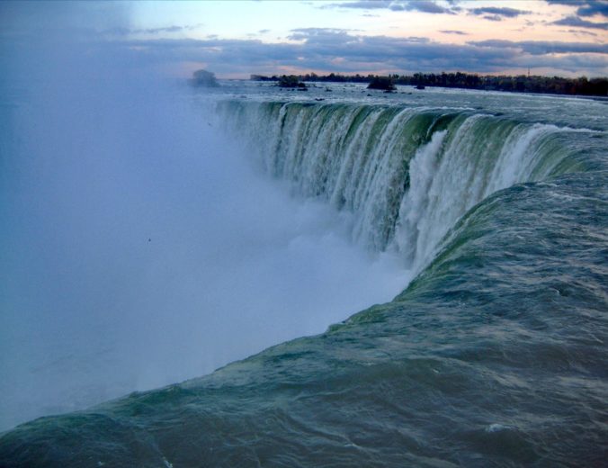 Steven Deschuyteneer De mens zijn dominantie op de natuur of net niet Niagara watervallen