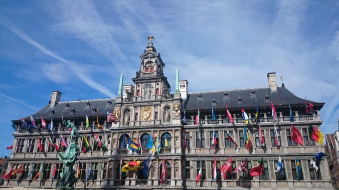 Steven Deschuyteneer Hoeveel lijden van levende wezens brengt een dagje shopping Antwerpen