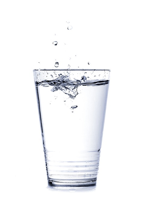 Steven Deschuyteneer Ik teste hoe lang ik kan leven zonder te eten en hier is het resultaat glas water