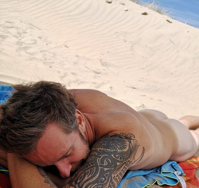 Steven-Deschuyteneer-Bezoek-Naaktstrand